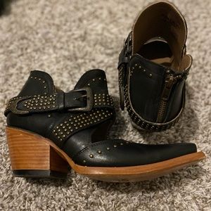 Ariat Black w/ studs and buckle ankle boots!